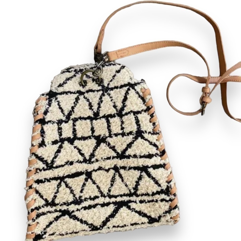 Universal Thread | Medium Sized Boho Cinch Tribal… - image 2